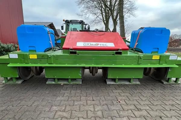 Substratdamm Erdbeeren doppelreihig